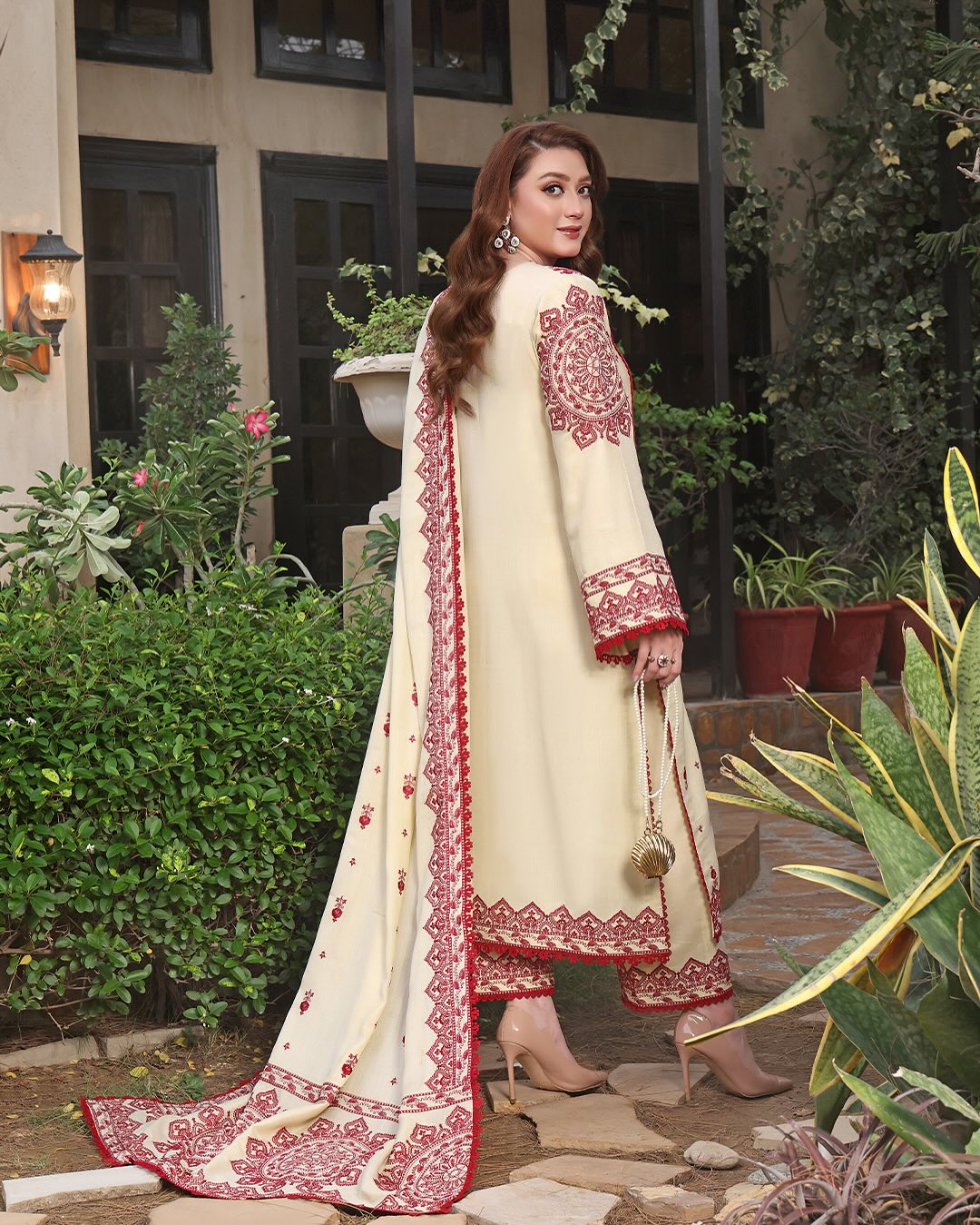 TM NAZNEEN